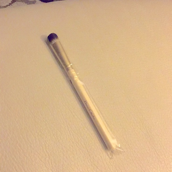 Beau Gachis Large Shader Brush for Make-up Application - Picture 3 of 3